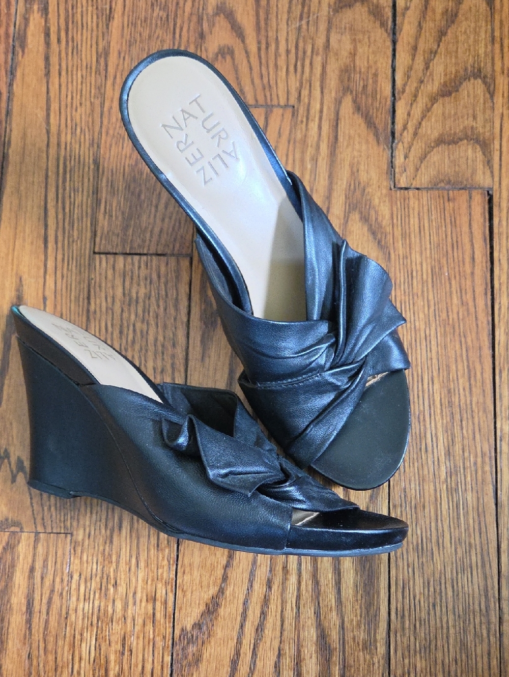 Naturalizer Black Leather Knotted Peep Toe Wedge Mules